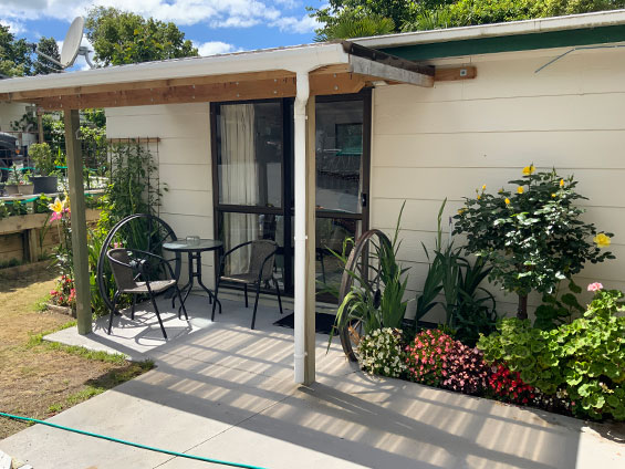 Deluxe Queen Studio outdoor seating