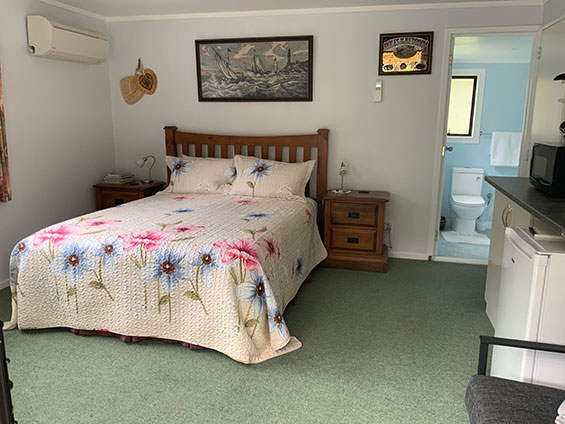 Deluxe Queen Studio comfortable queen-size bed