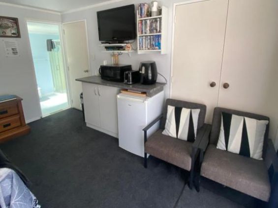 Deluxe Queen Studio